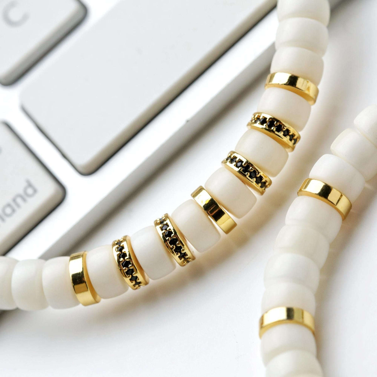 Natural Black & White Bodhi Bracelet – Handmade Spiritual Jewelry Averon London