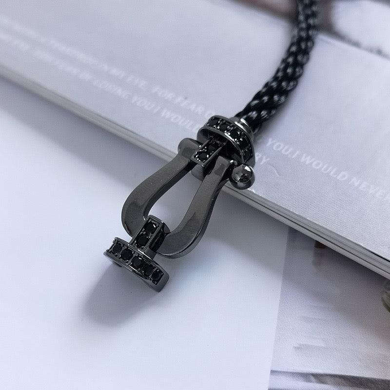 U-shaped Buckle Bracelet Averon London