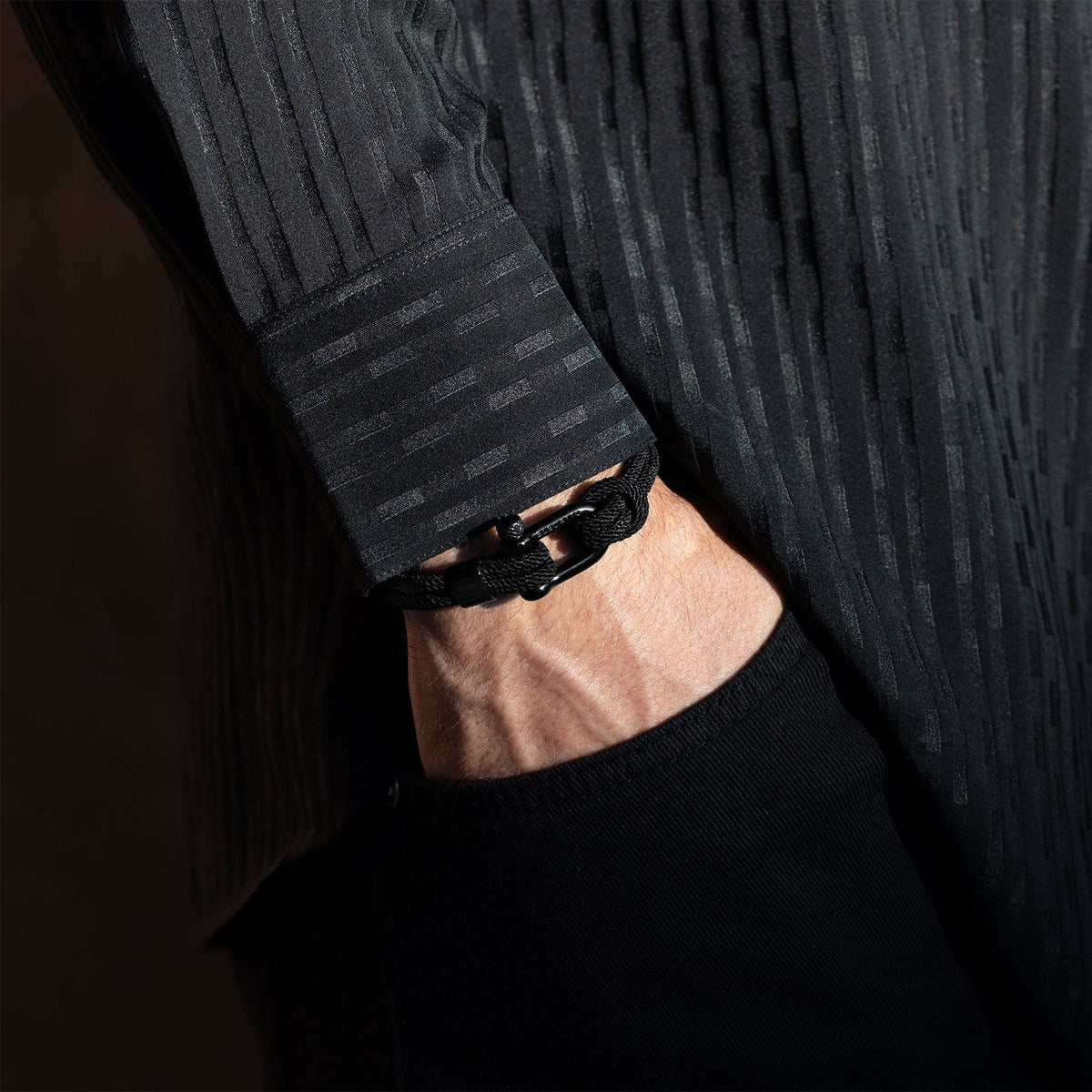 Alchor Platinum All Black Averon London